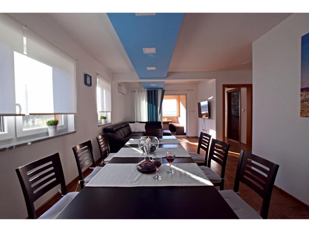 Apartment Dinko Рованьска Екстер'єр фото