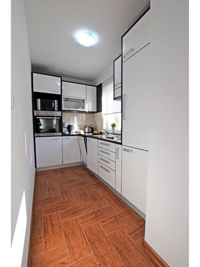Apartment Dinko Рованьска Екстер'єр фото