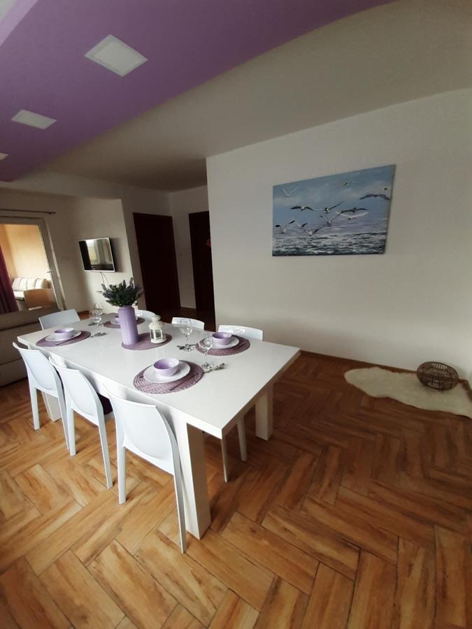 Apartment Dinko Рованьска Екстер'єр фото
