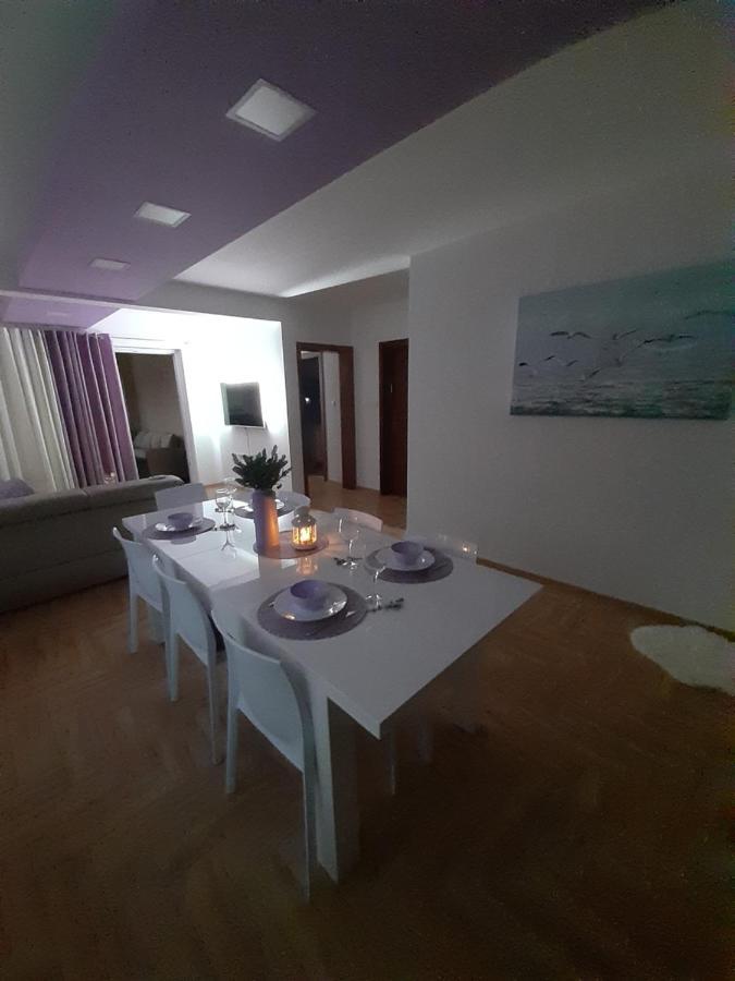Apartment Dinko Рованьска Екстер'єр фото