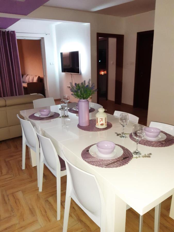 Apartment Dinko Рованьска Екстер'єр фото