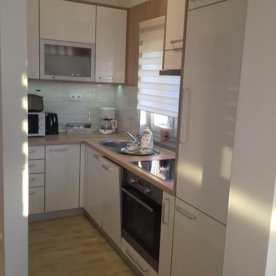 Apartment Dinko Рованьска Екстер'єр фото